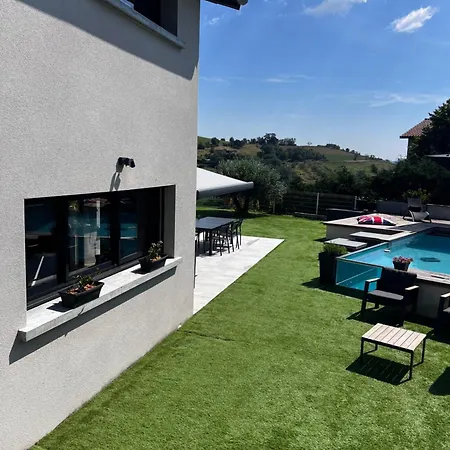 Maison Et Piscine Chauffee, Vue Monts Du Lyonnais 布鲁良